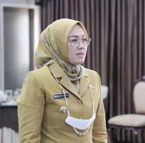 7 fakta Bupati Anne Ratna Mustika.