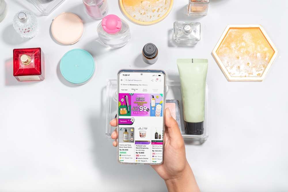 Tips Makeup Anti Luntur Saat Nonton Konser dan Festival Musik ala Tokopedia