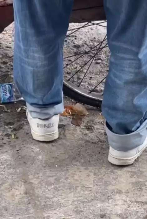 tukang mie ayam tukang mie ayam