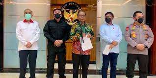 Mahfud MD saat jumpa pers soal Bjorka di Kantor Menkopohukham