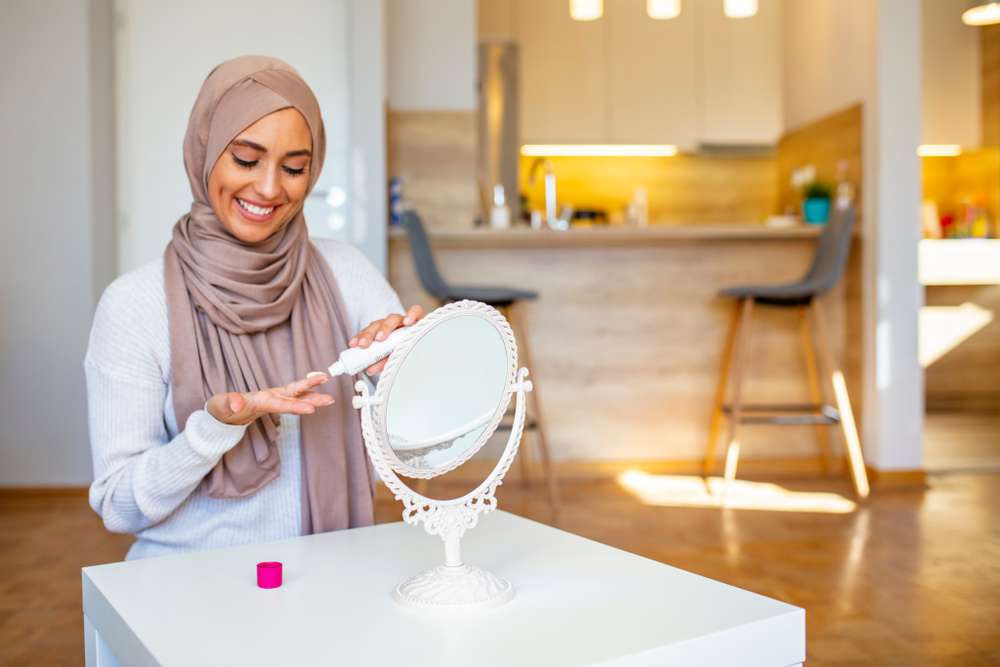 Memakai Skincare