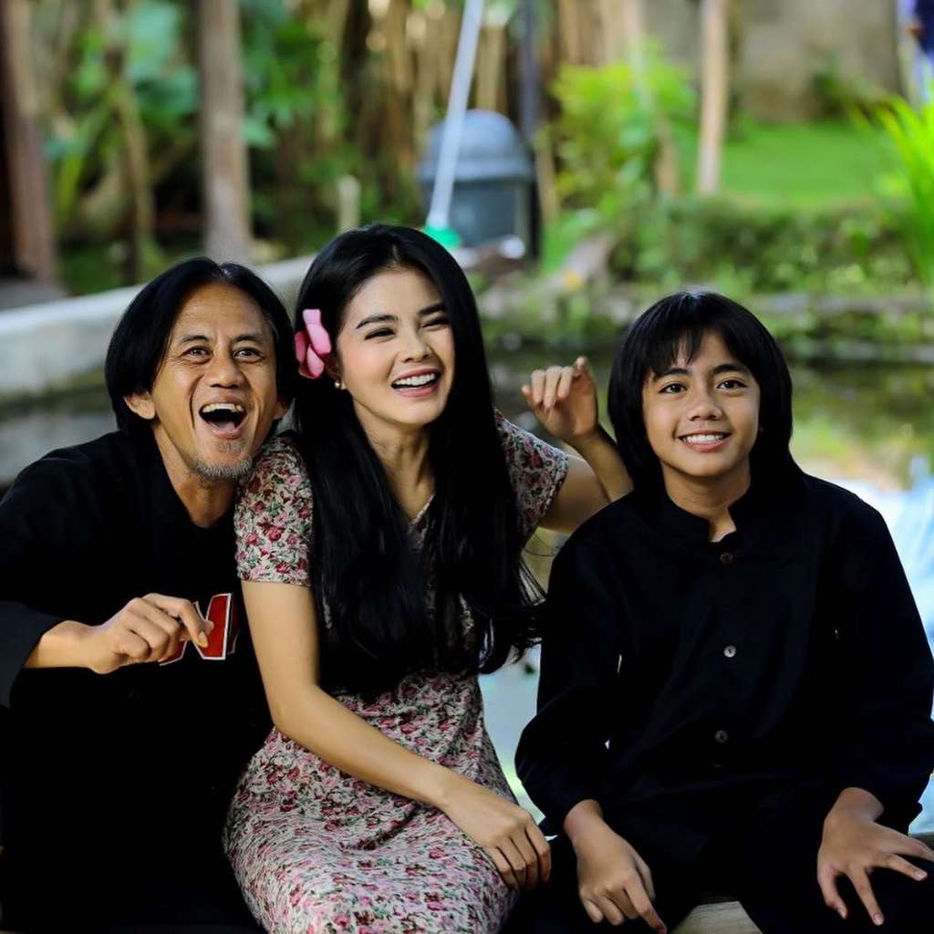 Epy Kusnandar  bersama istri dan Anaknya