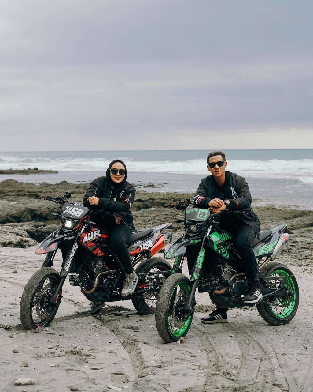 Fajar Khuto  dan Istrinya