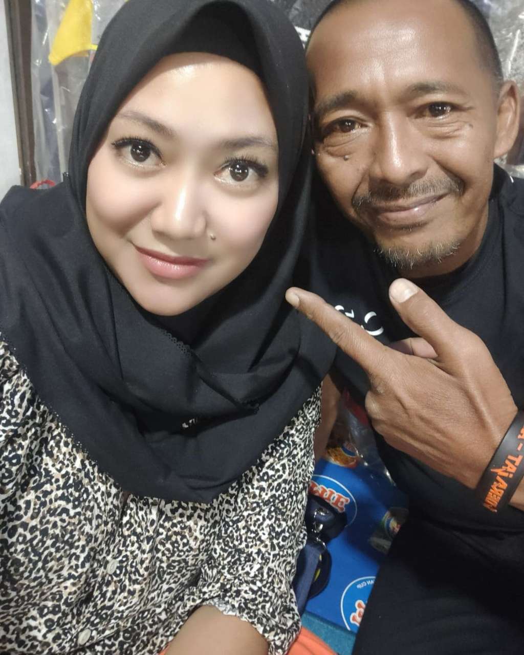 Enco Ruhayat  dan istrinya