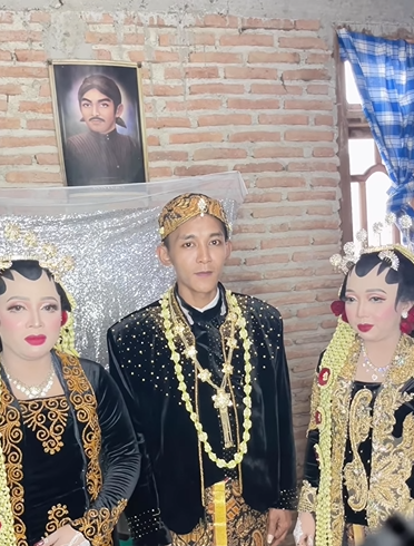 Tradisi Unik Pengantin di Pati