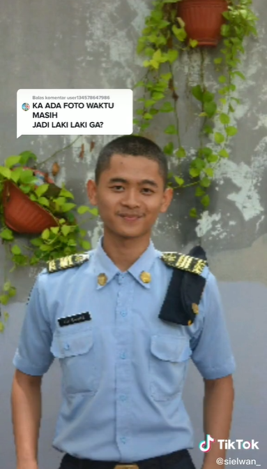 Ganteng Saat Jadi Taruna, Pria Ini Pilih Jadi Wanita