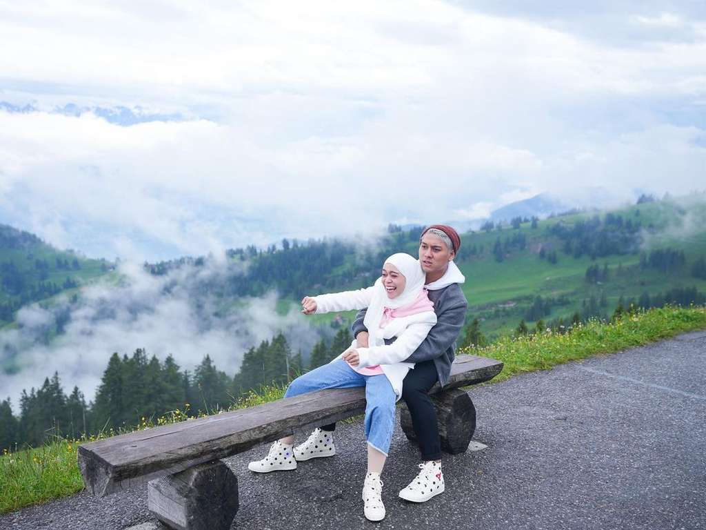 Lesti Kejora dan Rizky Billar