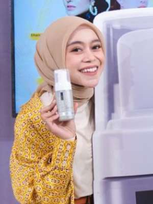 Sumber kekayaan Lesti Kejora.