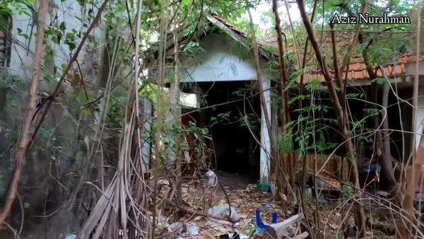 Rumah terbengkalai dibangun tahun 1980an