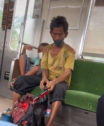 Keadaan bapak dan putrinya ini bikin terenyuh netizen.