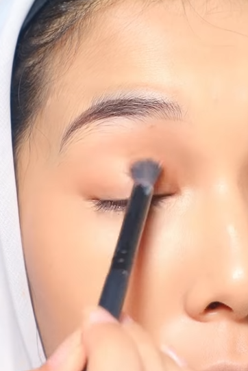 Memakai Eyeshadow