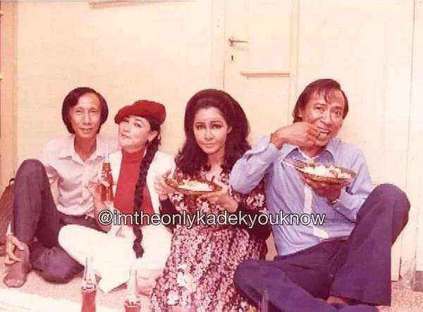 Foto jadul Suzanna tengah break syuting film Sundel Bolong.