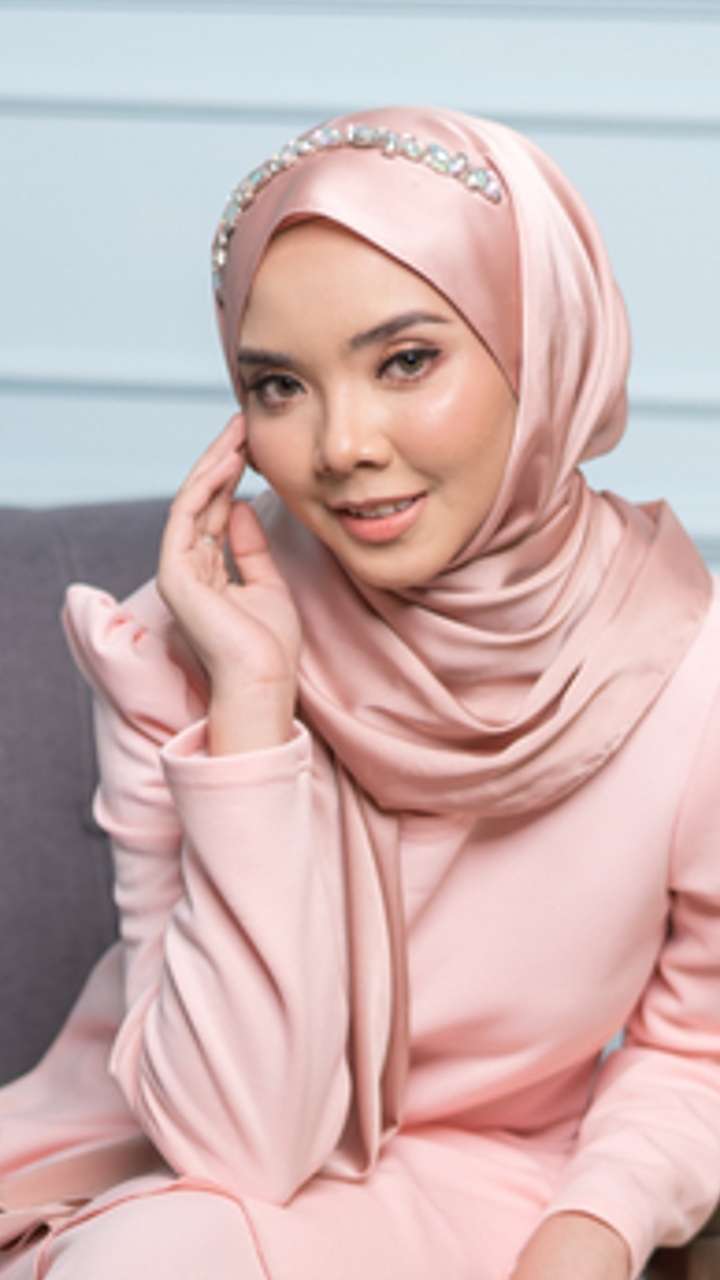 Memakai Eye Cream