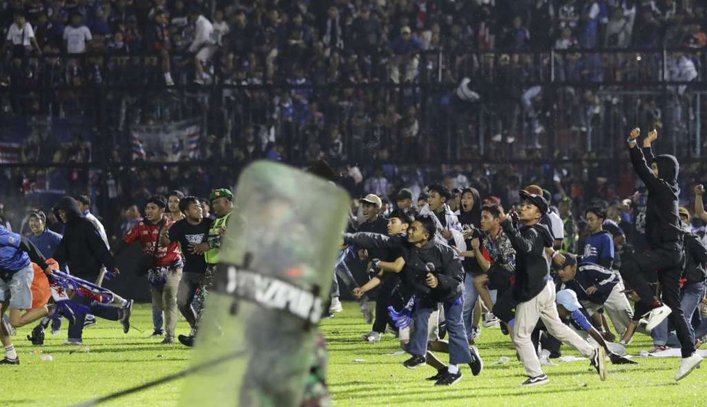Situasi di Stadion Kanjuruhan