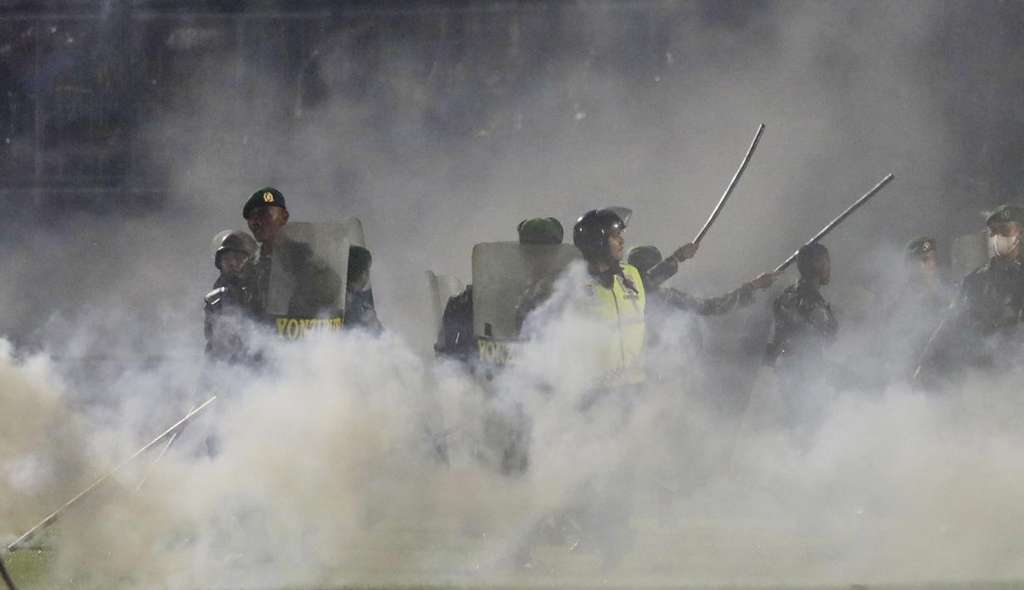 Situasi di Stadion Kanjuruhan (Foto: bola.com)