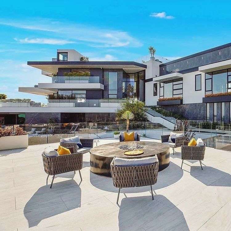 The Summitridge Estate