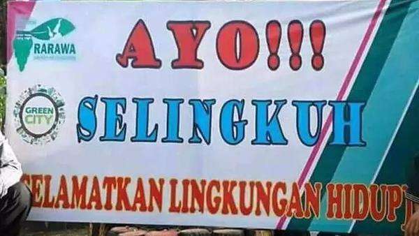 Tulisan di spanduk dan banner yang bikin ngakak.
