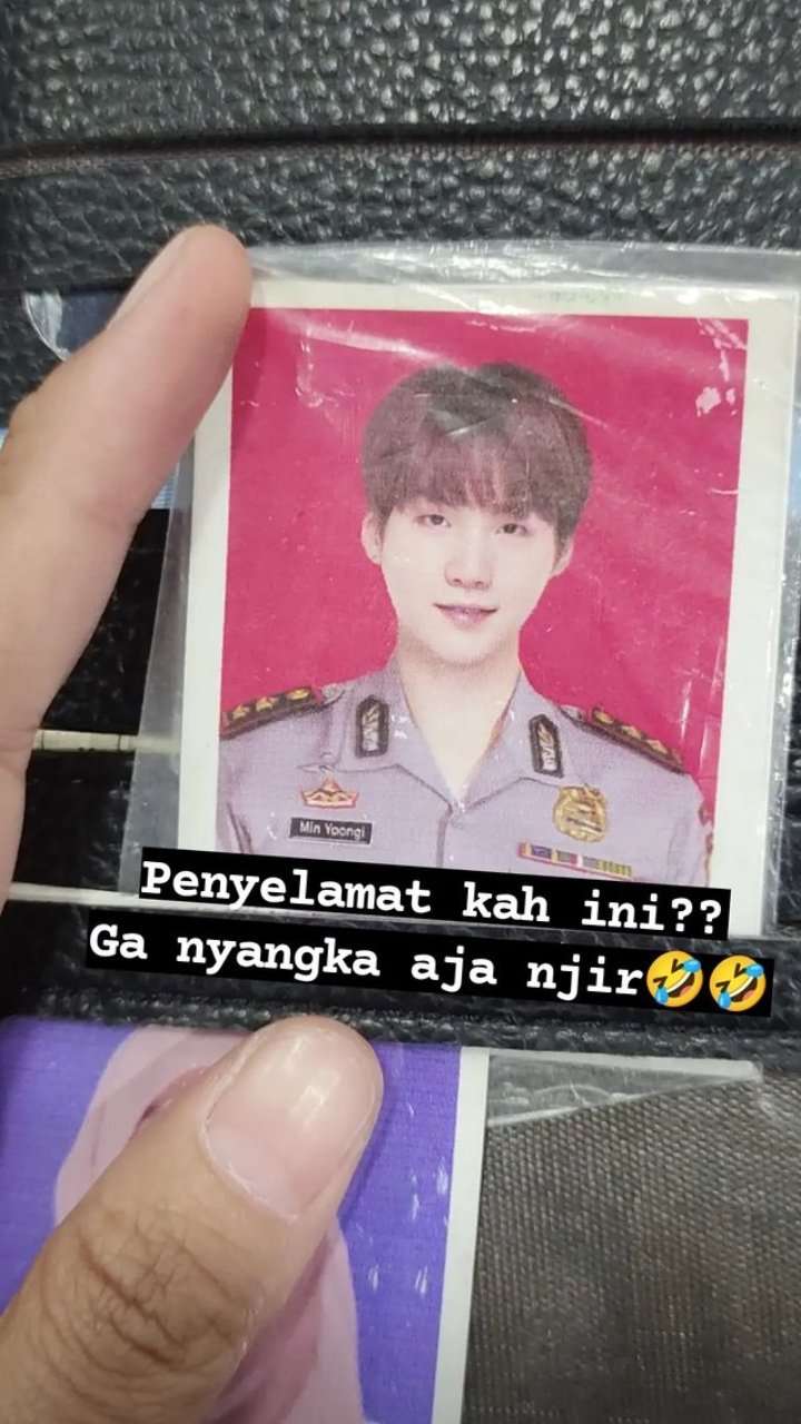 Bawa Foto Member BTS Berseragam Polisi, Wanita Ini Lolos dari Tilang