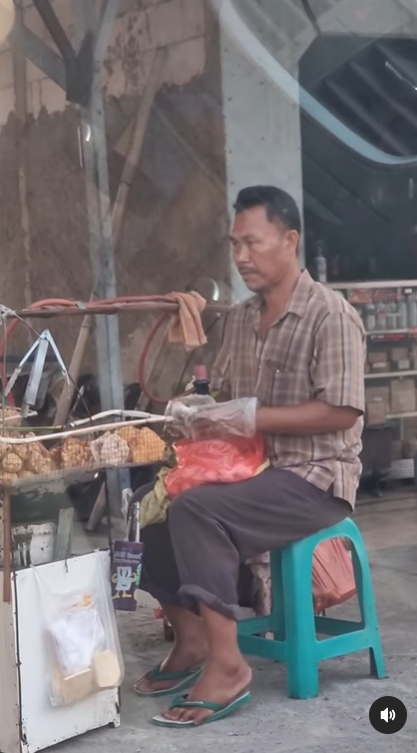 pedagang gorengan pedagang gorengan