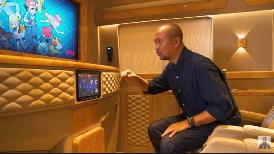 Potret Mobil Mewah Mercedes benz Sprinter Disulap Seperti Jet Pribadi.