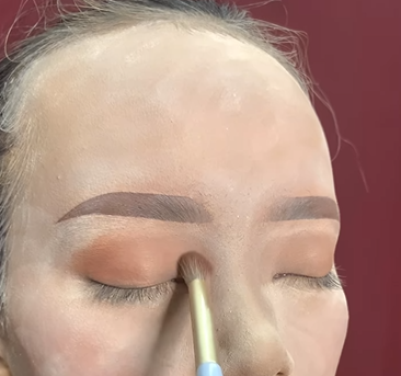 Memakai Eyeshadow