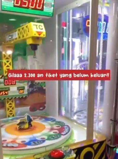 Kakek hobi main game dingdong.
