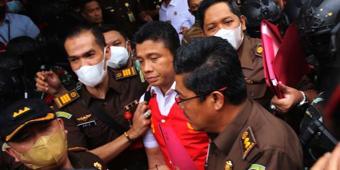 Penampakan Ferdy Sambo di Kejagun