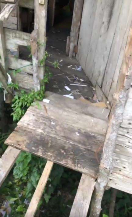 Heboh kloset jongkok di atas bukit, bawahnya jurang.
