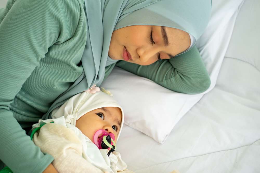 Ibu Mengurus Anak