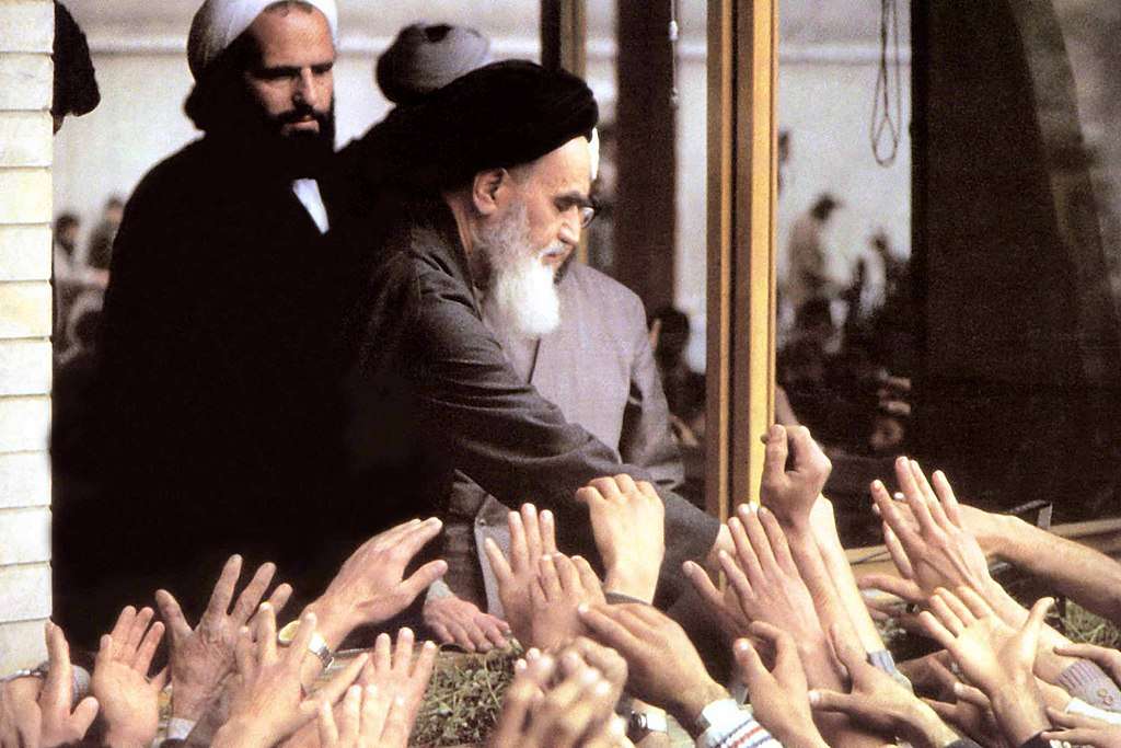 Ayattulah Ruhollah Khomeini Ayattulah Ruhollah Khomeini
