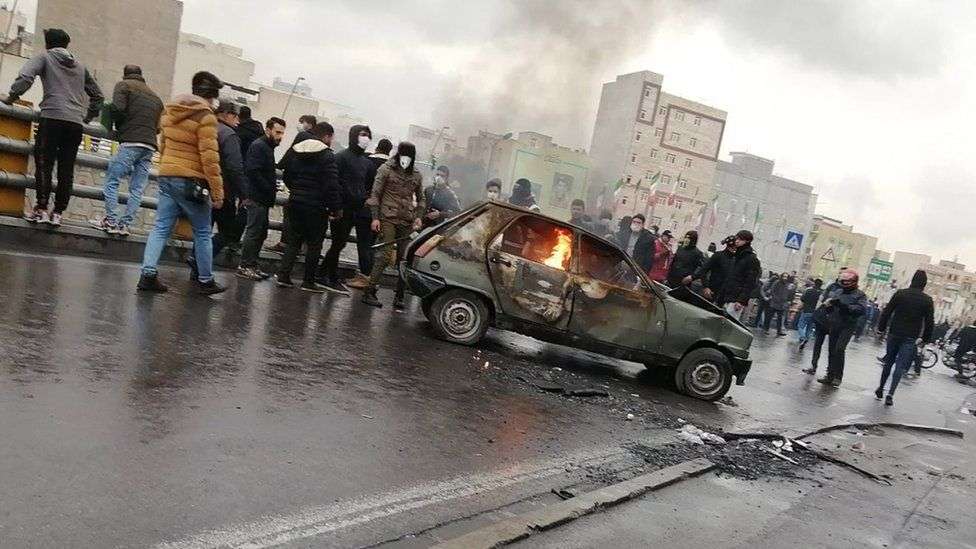 Protes BBM naik di Iran Protes BBM naik di Iran