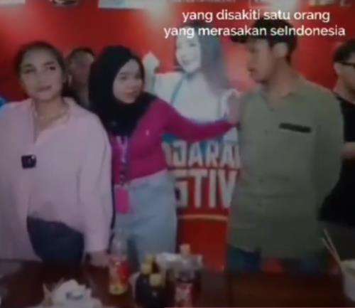 Momen memilukan penggemar didorong saat mau foto bareng Nagita Slavina.
