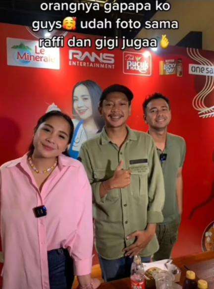 Momen memilukan penggemar didorong saat mau foto bareng Nagita Slavina.