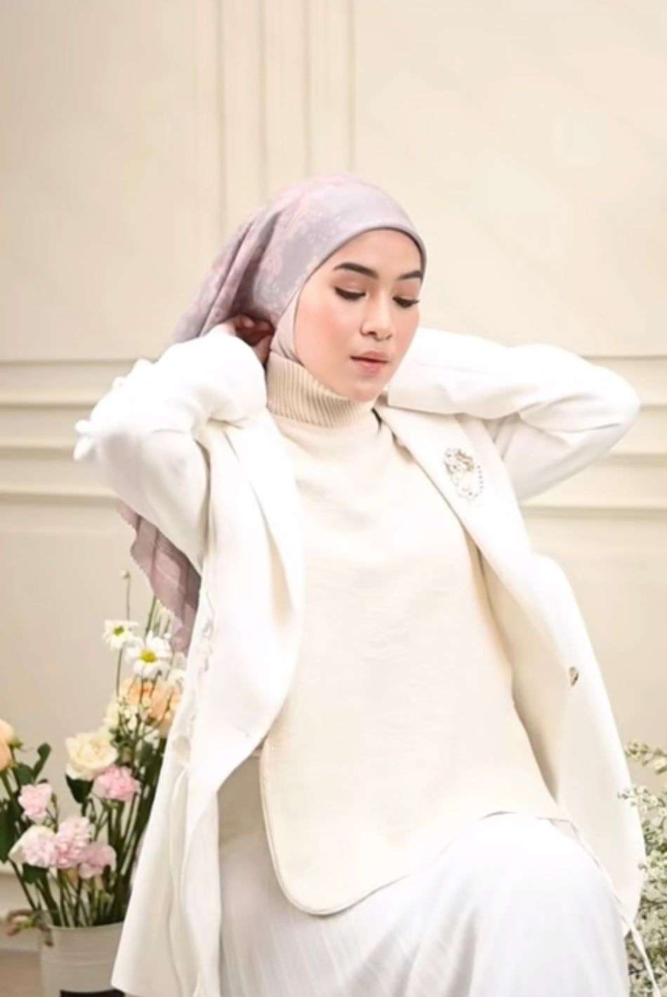 Coba Scarf Lilit Model Turban, Tampilan Jadi Berbeda