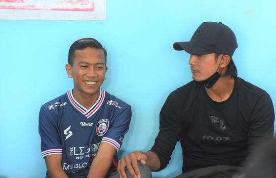 rusdi dan kapten tim arema fc