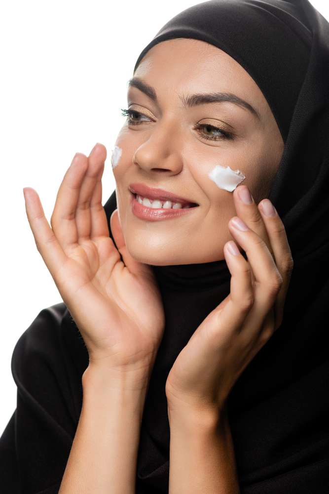Memakai Sunscreen
