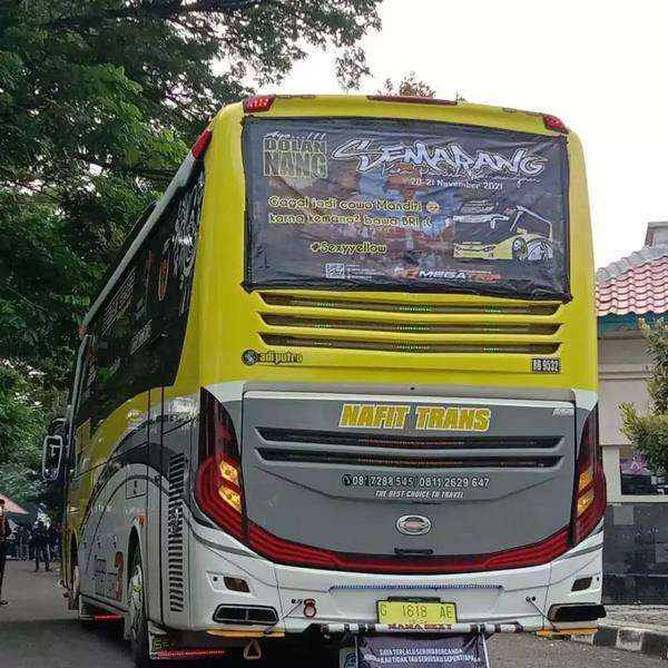 foto 8 tulisan di belakang bodi bus yang bikin salfok