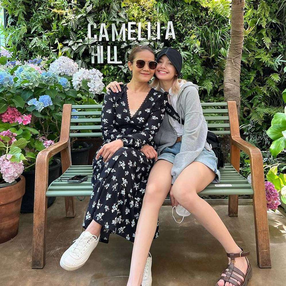 Lisa Blackpink dan ibunda