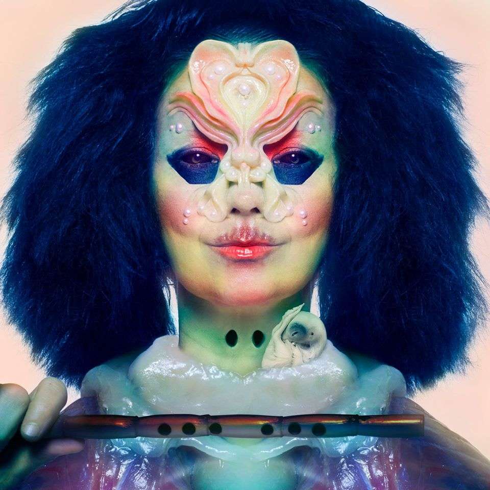 Penyanyi Bjork dalam labum Utopia