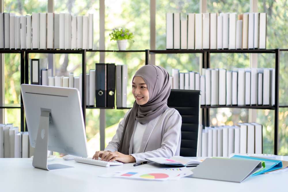 Bekerja Sambil Duduk Bekerja Sambil Duduk