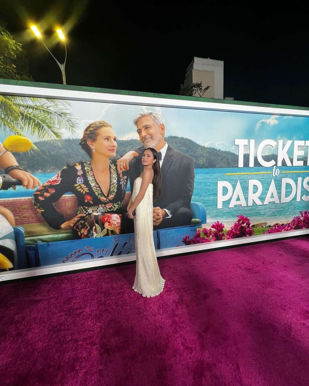Beby Tsabina di Premiere Film 'Ticket To Paradise'