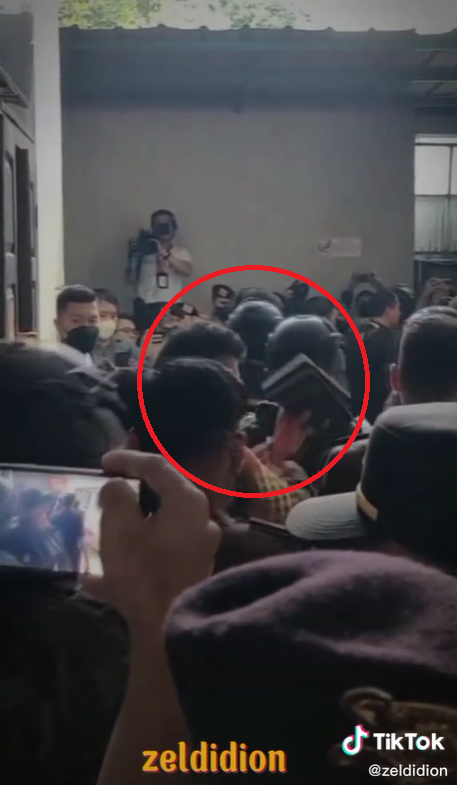 Ketika Ferdy Sambo Menoleh Dipanggil Peppy Usai Sidang hingga Dapat Dukungan dari Sahabat