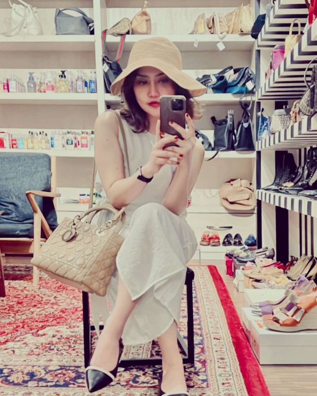 Novani Citra Kresna Novani Citra Kresna