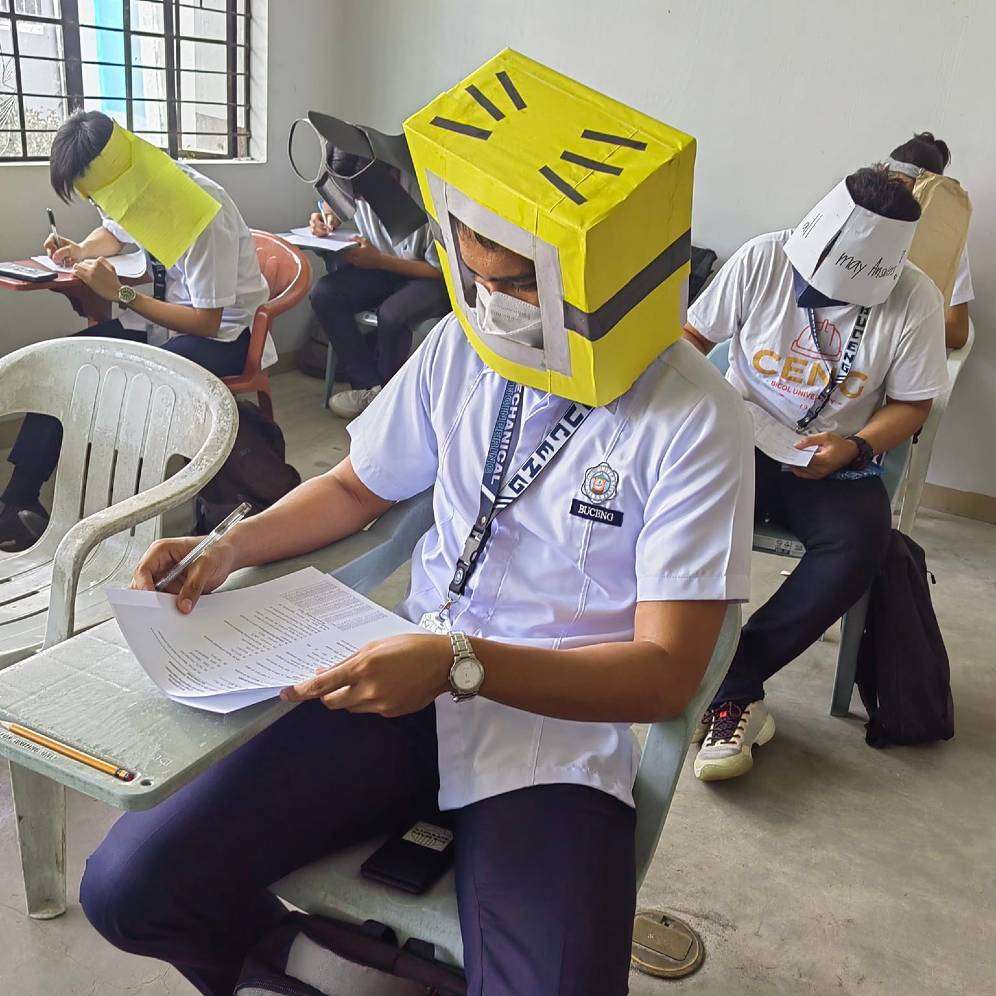 Topi unik Topi unik