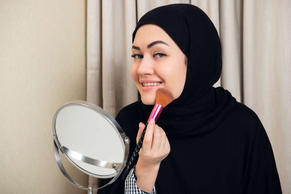 Memakai Makeup