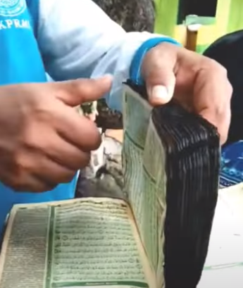 Alquran Ini Tetap Utuh Saat Kebakaran di Pesantren di Bulukumba