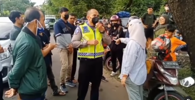 warga dan polisi warga dan polisi