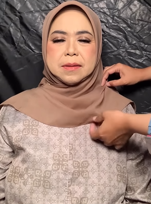 Memakai Hijab Segiempat