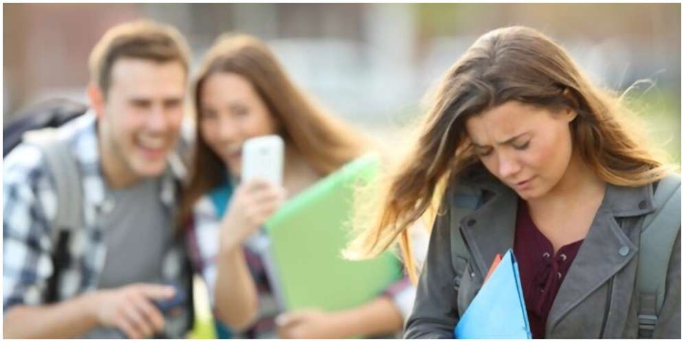 Dalil tentang Menghina Orang Lain Dalil tentang Menghina Orang Lain