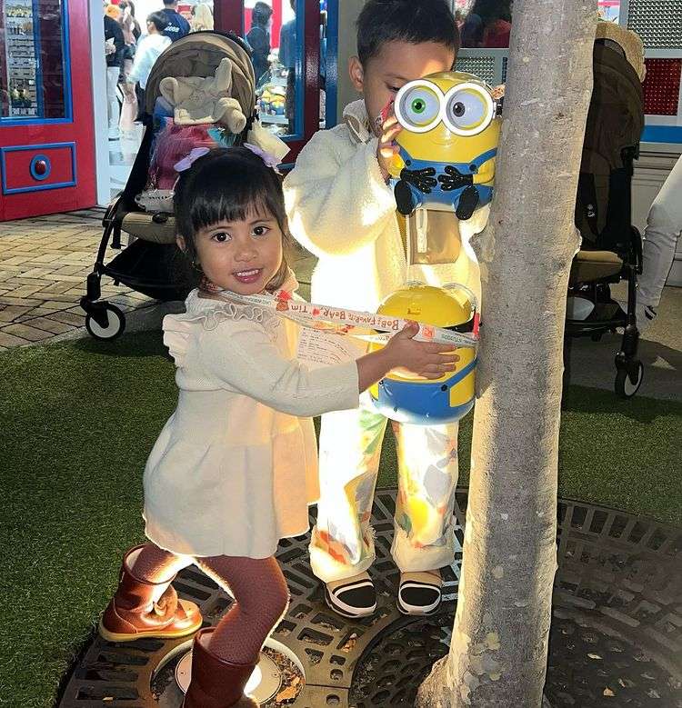 Biru dan Chava